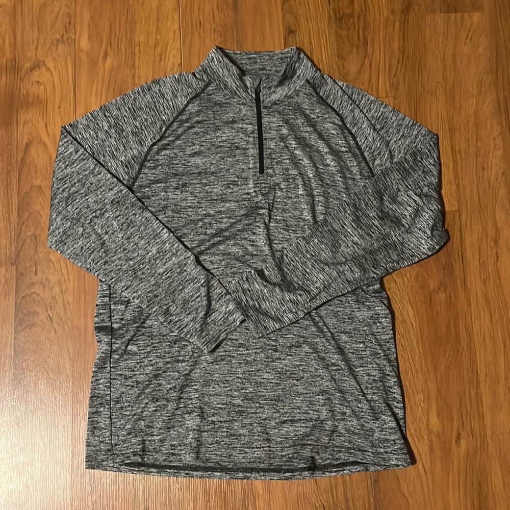 Under Armour large quarter zip